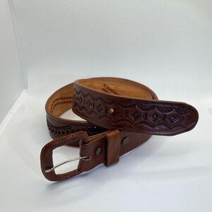 Brown Genuine Leather Belt Size 32 Classic Western design And Braiding